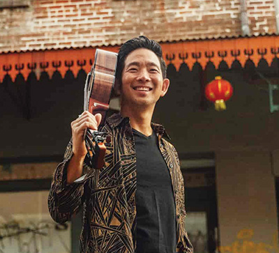 ウクレレアーティスト　ジェイク・シマブクロさん