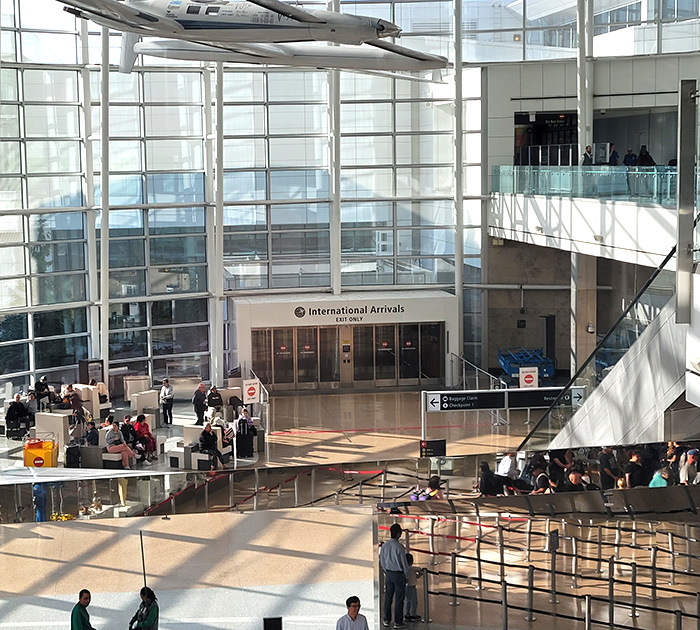 国際線到着出口