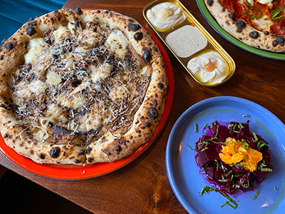 ビーツとミントのアペタイザーなど